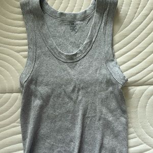 brandy melville connor tank!